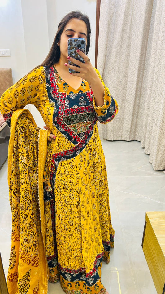 Yellow pure Bagh print Anarkali set with heavy patch work(free size, inner margin up to 6 XL)